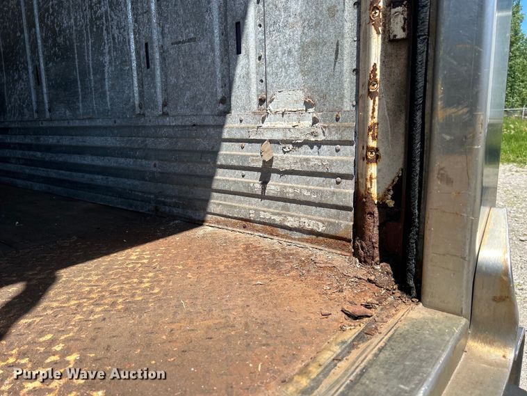 image for item DS0865 2002 Utility  VS2DC dry van trailer