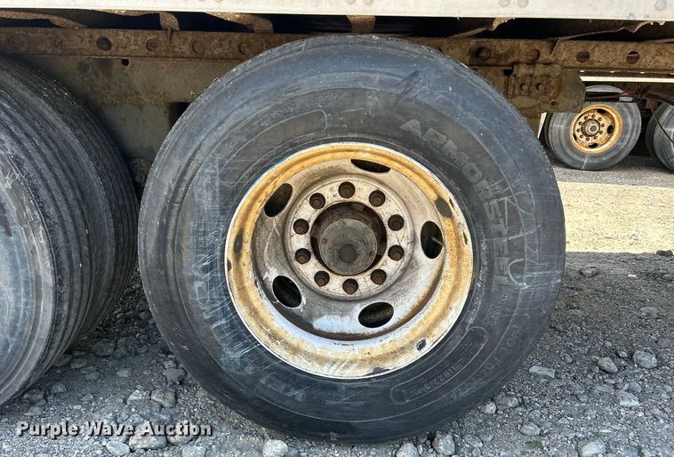 image for item DS0865 2002 Utility  VS2DC dry van trailer