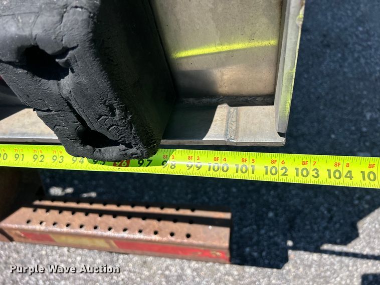 image for item DS0868 2002 Utility  VS2DC dry van trailer