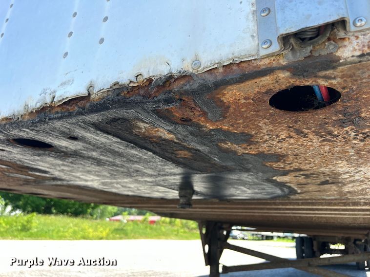 image for item DS0868 2002 Utility  VS2DC dry van trailer