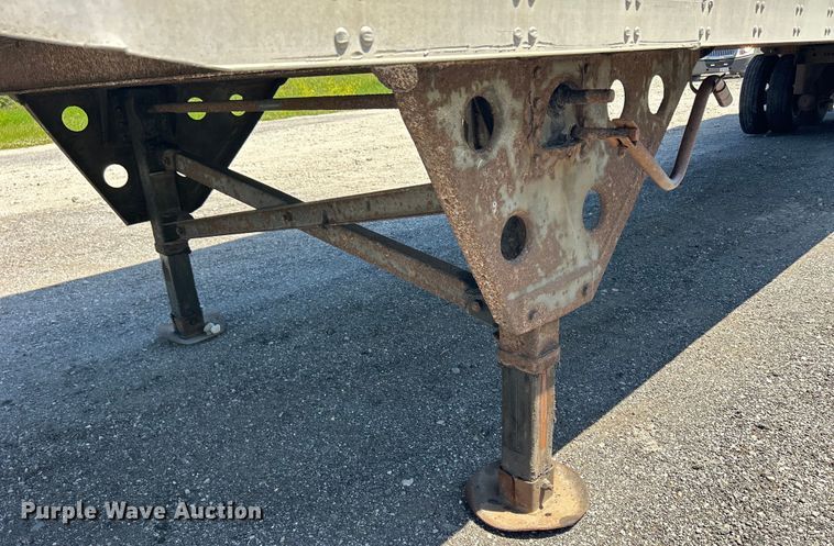 image for item DS0868 2002 Utility  VS2DC dry van trailer