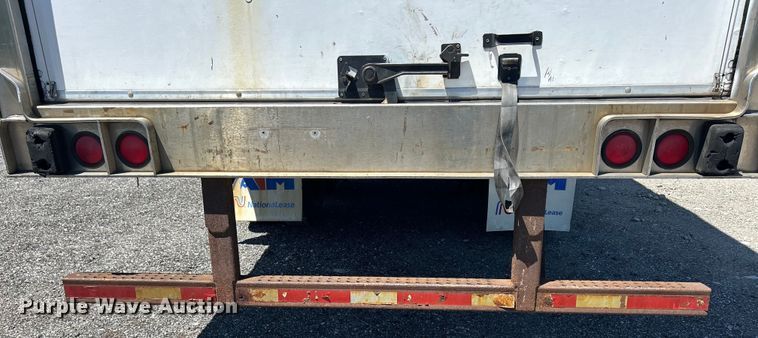 image for item DS0868 2002 Utility  VS2DC dry van trailer