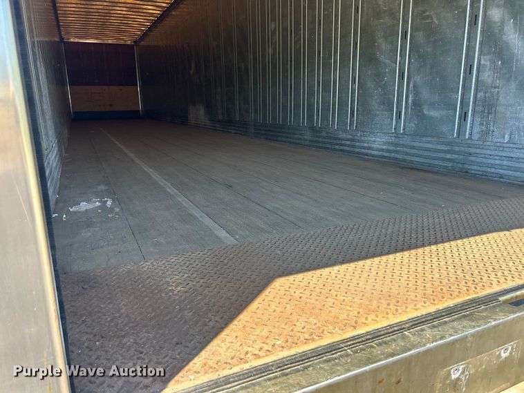 image for item DS0868 2002 Utility  VS2DC dry van trailer