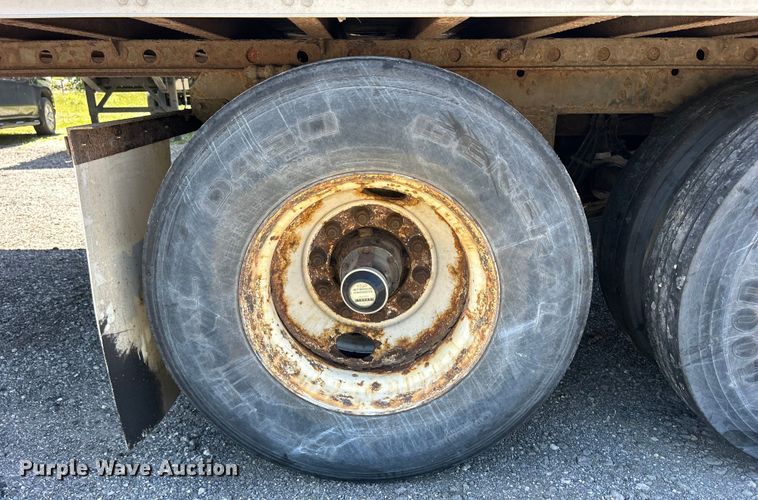 image for item DS0868 2002 Utility  VS2DC dry van trailer