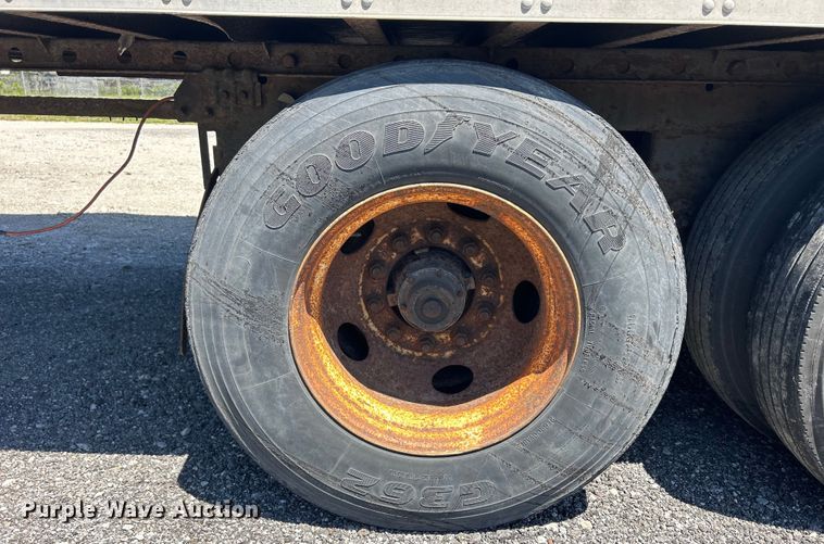 image for item DS0868 2002 Utility  VS2DC dry van trailer