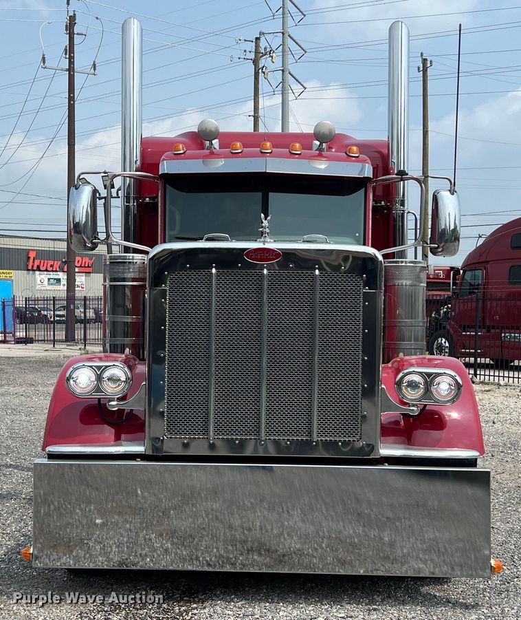 image for item DS3112 2012 Peterbilt 389 semi truck