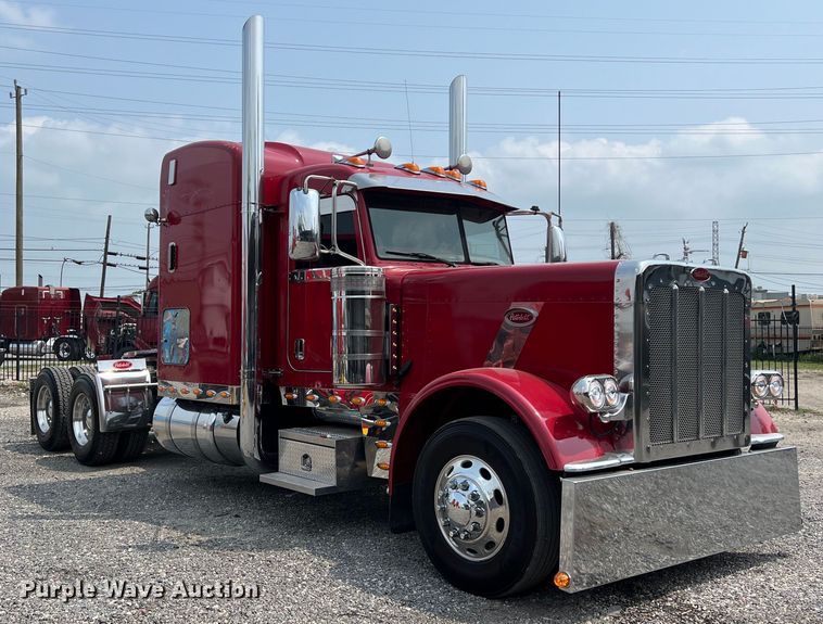 image for item DS3112 2012 Peterbilt 389 semi truck