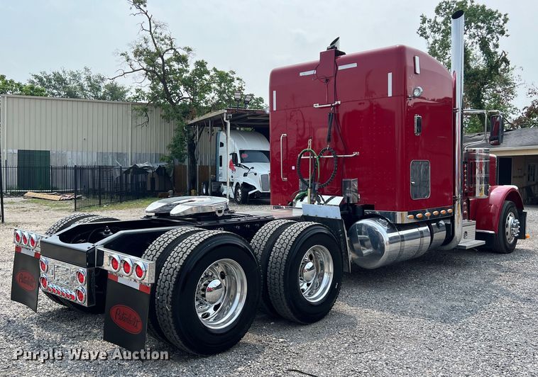 image for item DS3112 2012 Peterbilt 389 semi truck