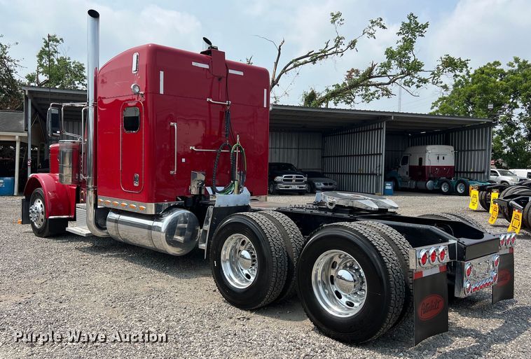 image for item DS3112 2012 Peterbilt 389 semi truck