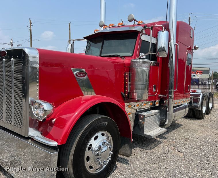 image for item DS3112 2012 Peterbilt 389 semi truck