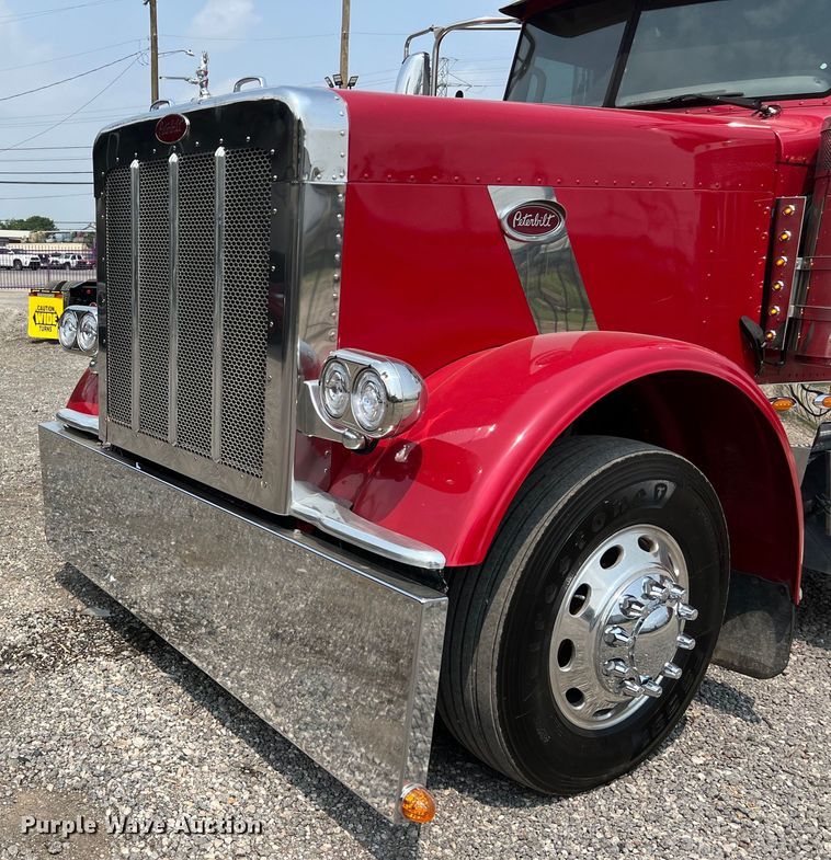 image for item DS3112 2012 Peterbilt 389 semi truck