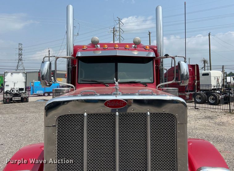 image for item DS3112 2012 Peterbilt 389 semi truck