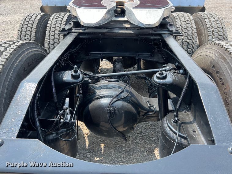 image for item DS3112 2012 Peterbilt 389 semi truck