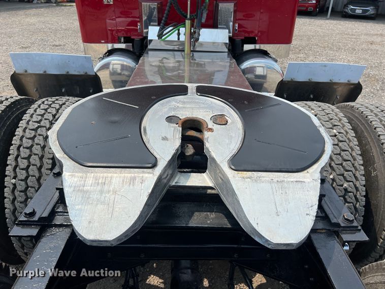 image for item DS3112 2012 Peterbilt 389 semi truck