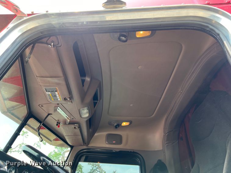 image for item DS3112 2012 Peterbilt 389 semi truck