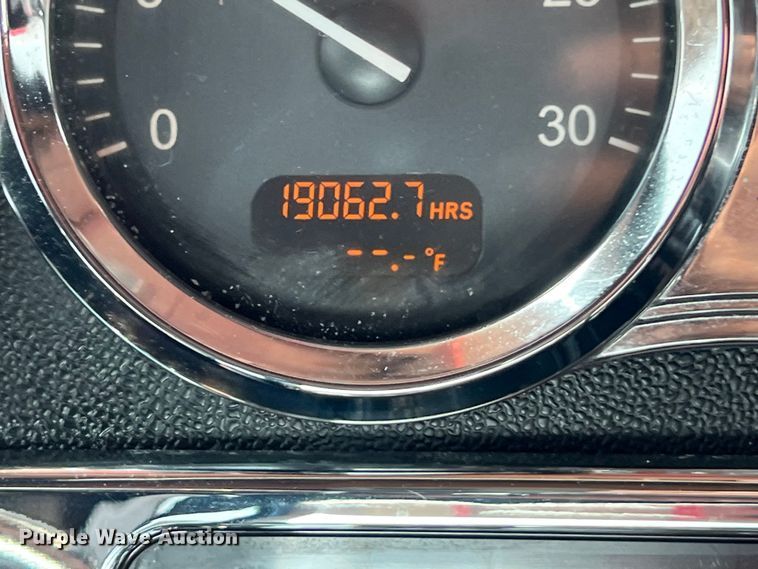 image for item DS3112 2012 Peterbilt 389 semi truck