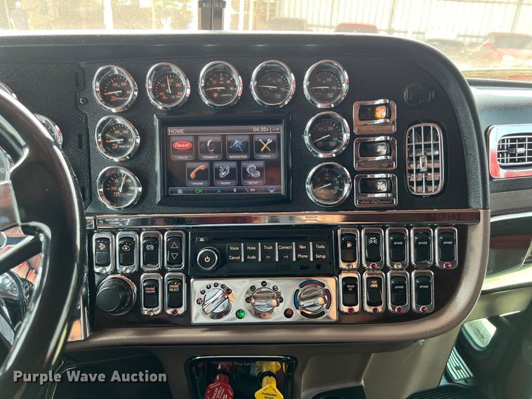 image for item DS3112 2012 Peterbilt 389 semi truck