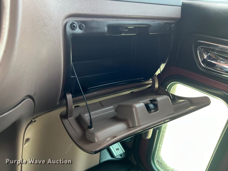 image for item DS3112 2012 Peterbilt 389 semi truck