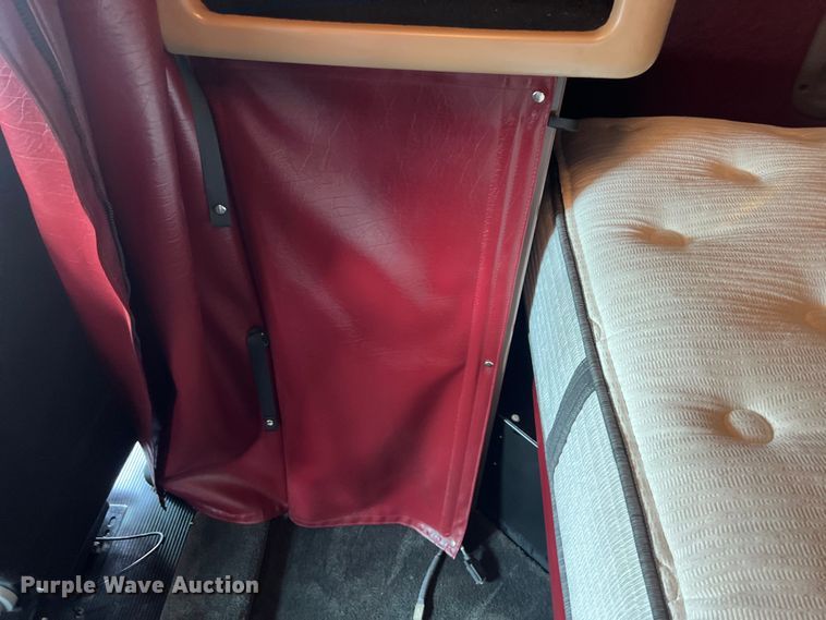 image for item DS3112 2012 Peterbilt 389 semi truck