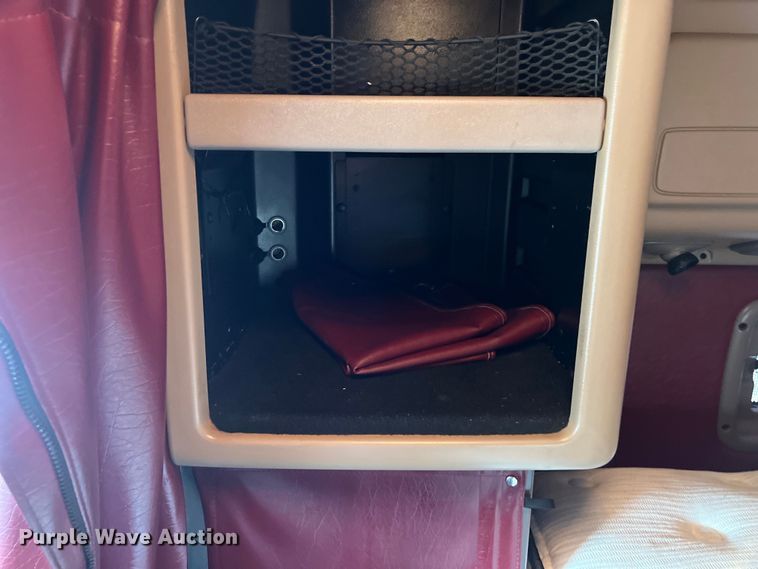 image for item DS3112 2012 Peterbilt 389 semi truck