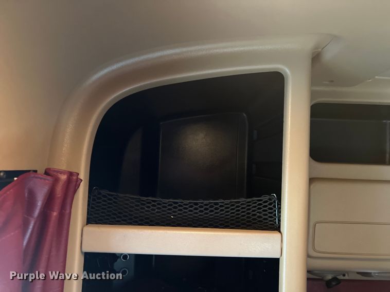 image for item DS3112 2012 Peterbilt 389 semi truck