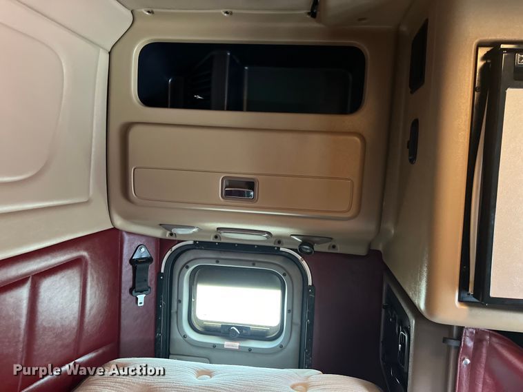 image for item DS3112 2012 Peterbilt 389 semi truck