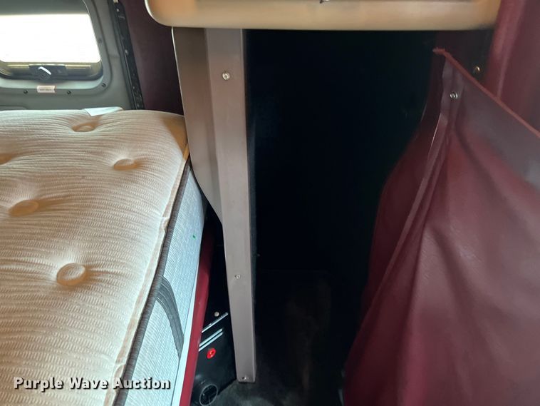 image for item DS3112 2012 Peterbilt 389 semi truck