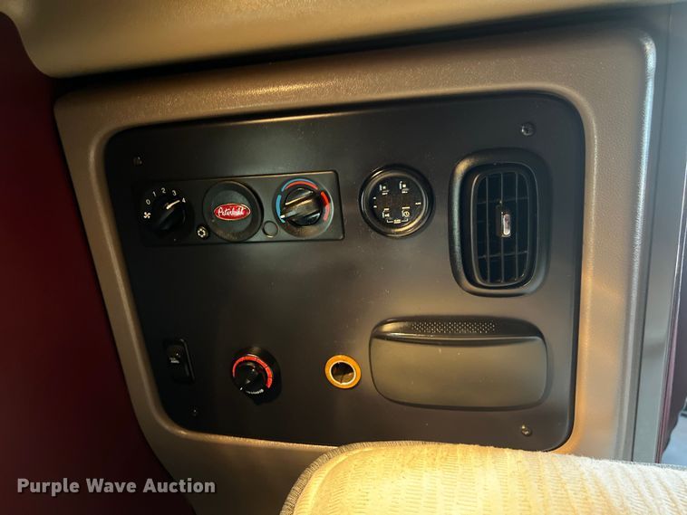 image for item DS3112 2012 Peterbilt 389 semi truck