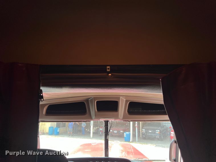 image for item DS3112 2012 Peterbilt 389 semi truck