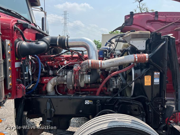 image for item DS3112 2012 Peterbilt 389 semi truck