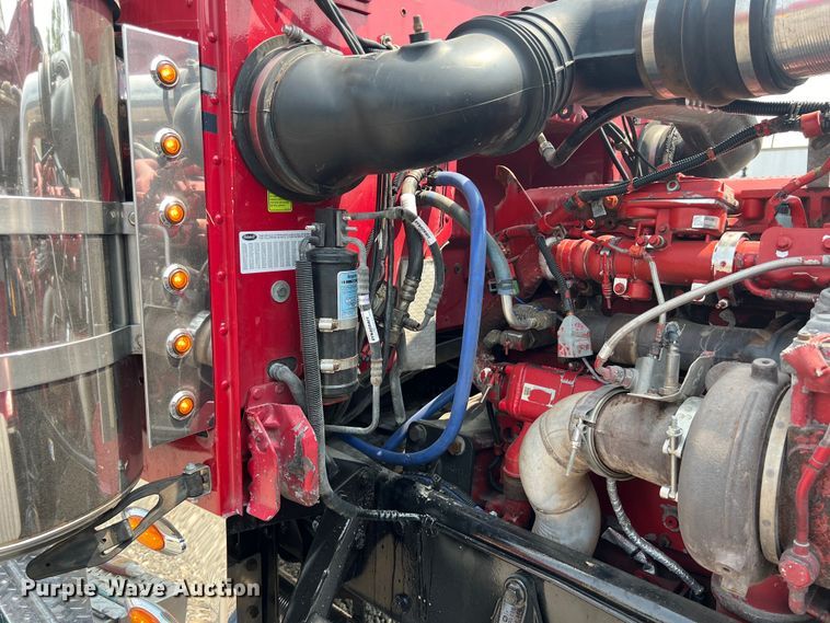 image for item DS3112 2012 Peterbilt 389 semi truck