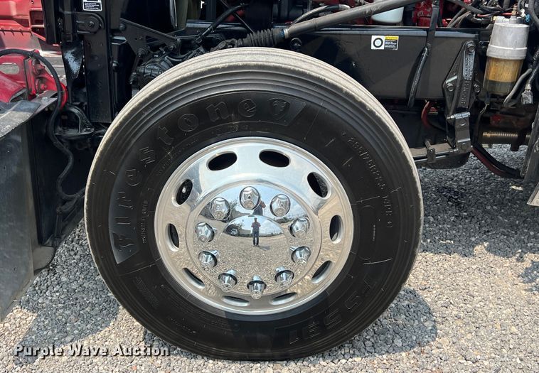 image for item DS3112 2012 Peterbilt 389 semi truck