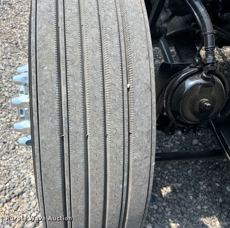 image for item DS3112 2012 Peterbilt 389 semi truck