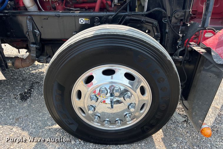 image for item DS3112 2012 Peterbilt 389 semi truck