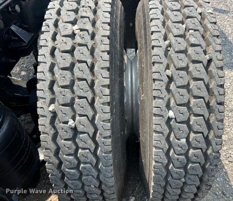 image for item DS3112 2012 Peterbilt 389 semi truck