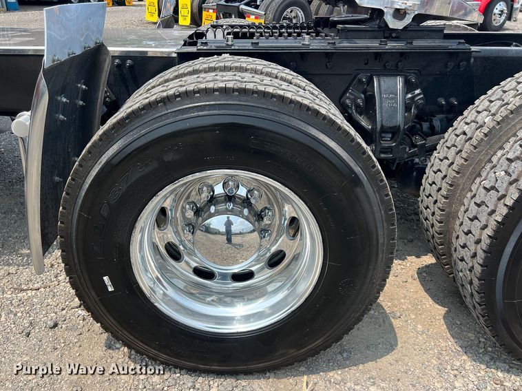 image for item DS3112 2012 Peterbilt 389 semi truck