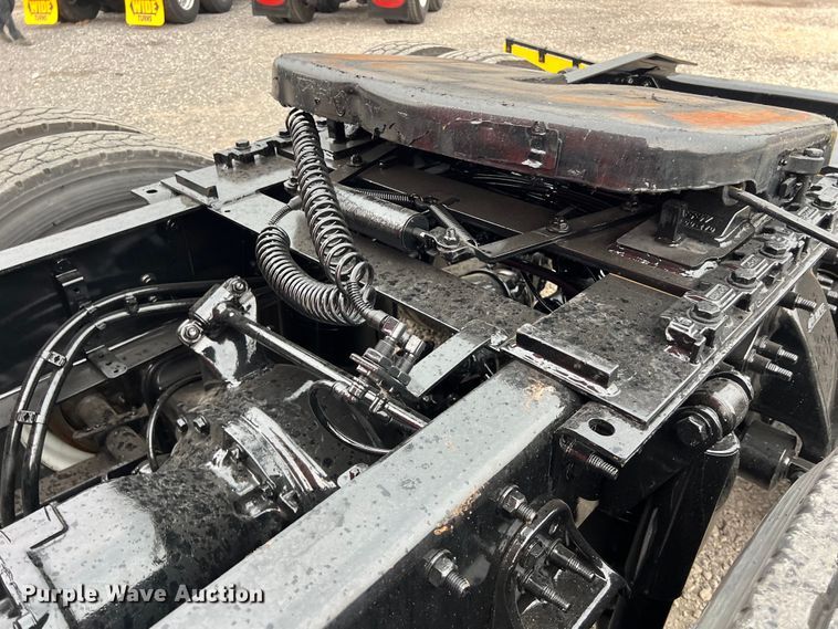 image for item DS3113 2018 Freightliner  Cascadia  semi truck