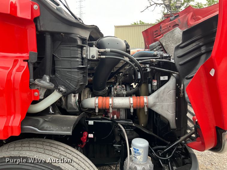 image for item DS3113 2018 Freightliner  Cascadia  semi truck