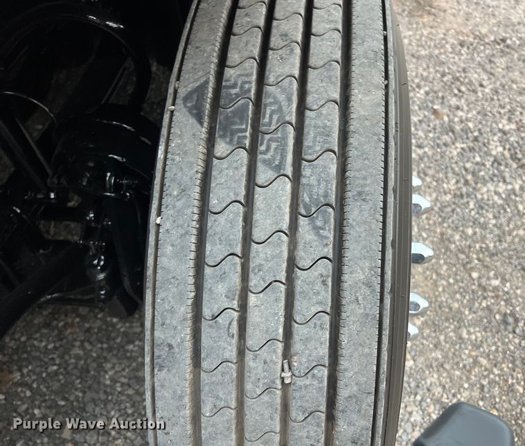 image for item DS3113 2018 Freightliner  Cascadia  semi truck