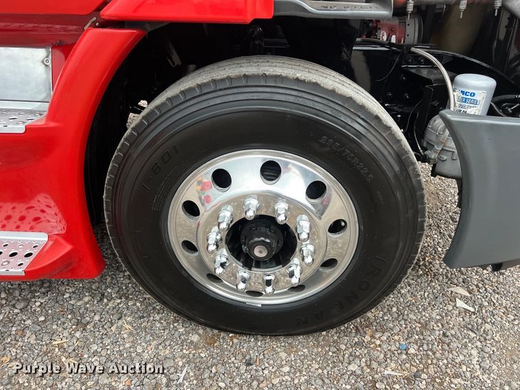 image for item DS3113 2018 Freightliner  Cascadia  semi truck