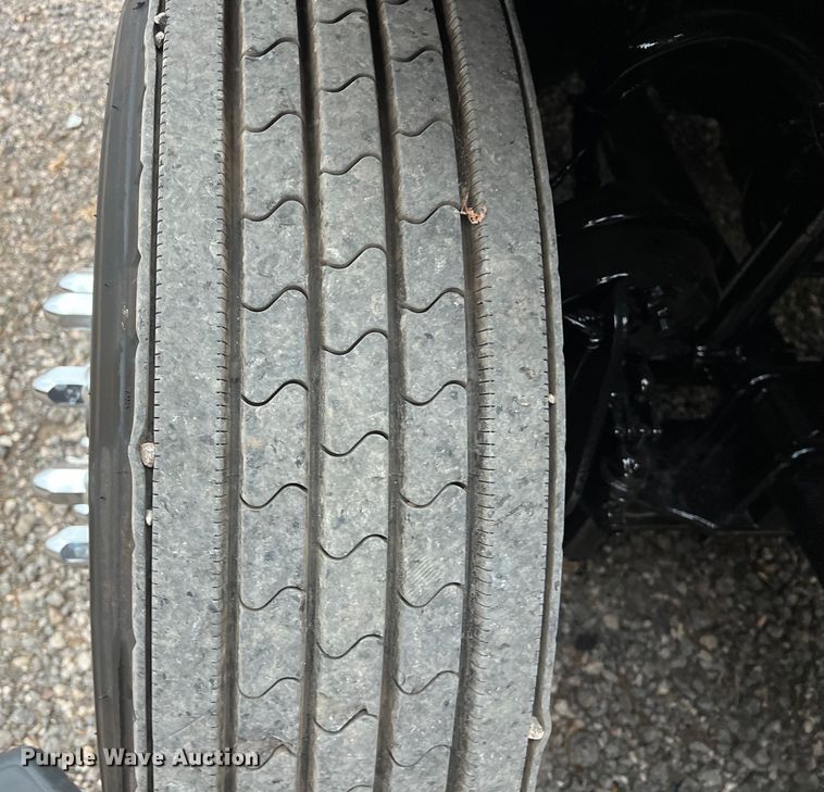 image for item DS3113 2018 Freightliner  Cascadia  semi truck