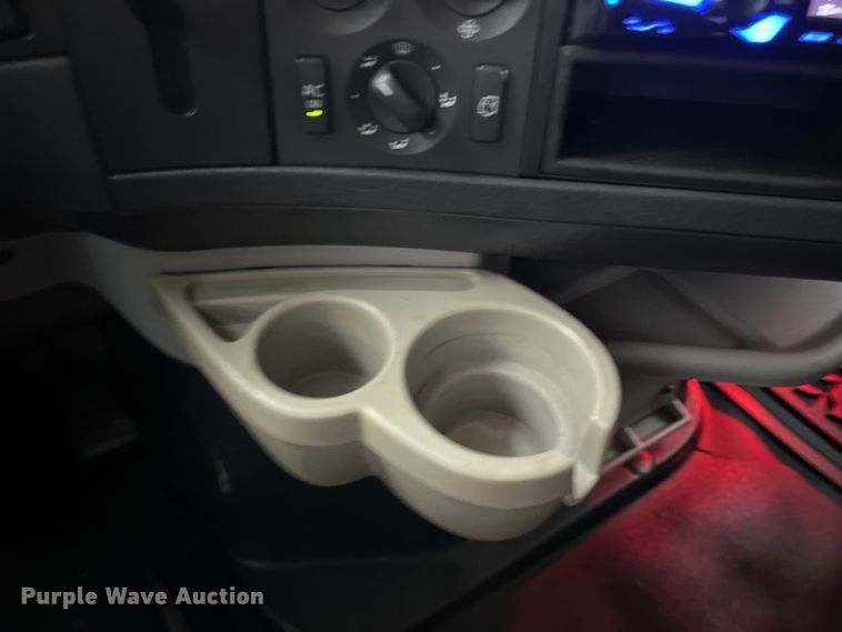 image for item DS3114 2010 Volvo VNL 780 semi truck