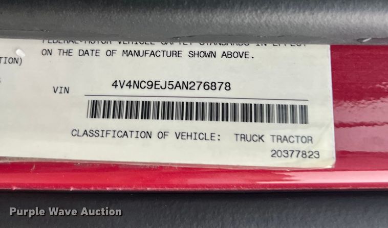 image for item DS3114 2010 Volvo VNL 780 semi truck