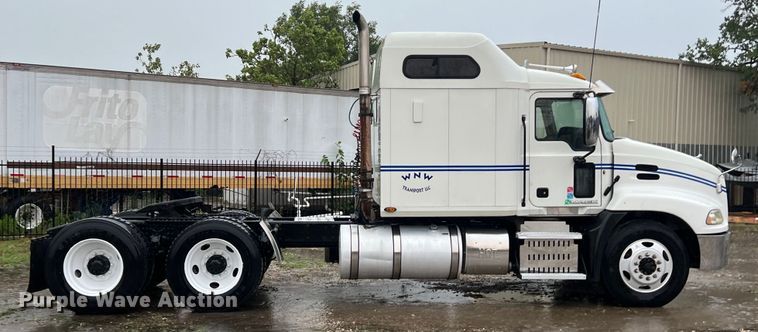 image for item DS3115 2012 Mack Pinnacle semi truck