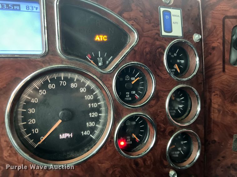 image for item DS3115 2012 Mack Pinnacle semi truck