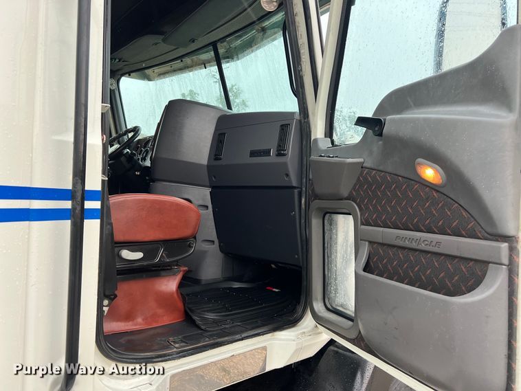 image for item DS3115 2012 Mack Pinnacle semi truck