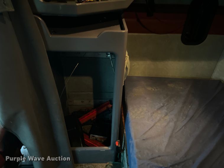 image for item DS3115 2012 Mack Pinnacle semi truck