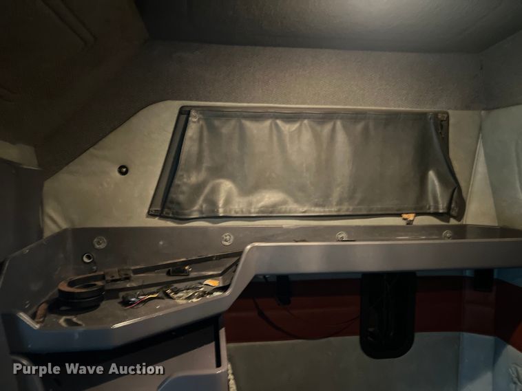 image for item DS3115 2012 Mack Pinnacle semi truck