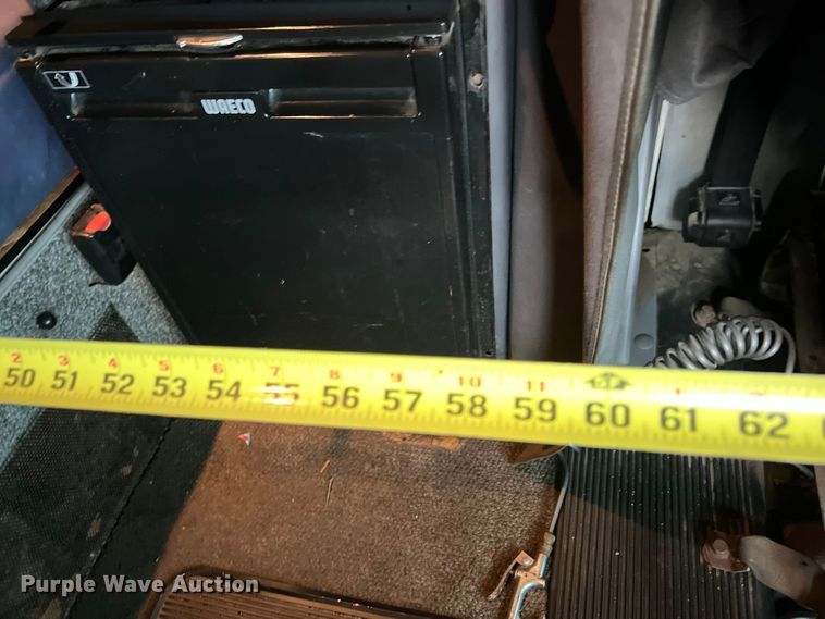 image for item DS3115 2012 Mack Pinnacle semi truck