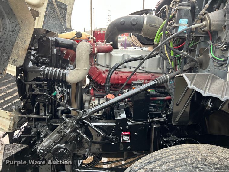 image for item DS3115 2012 Mack Pinnacle semi truck